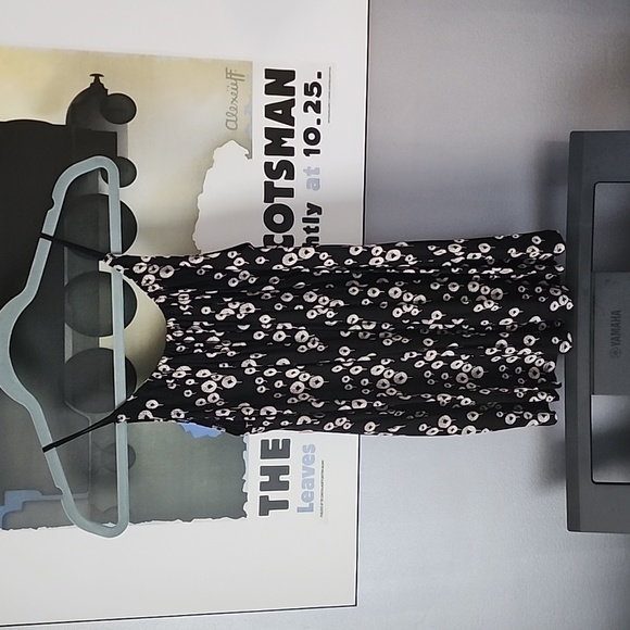 Flowy Floral Tank - Picture 3 of 5